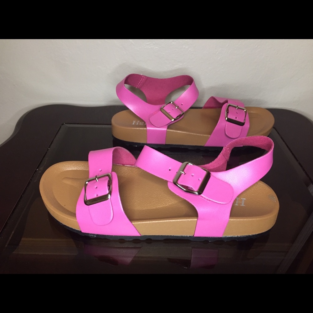 NWOB Size 10 H2K Melon Sandal in Pink